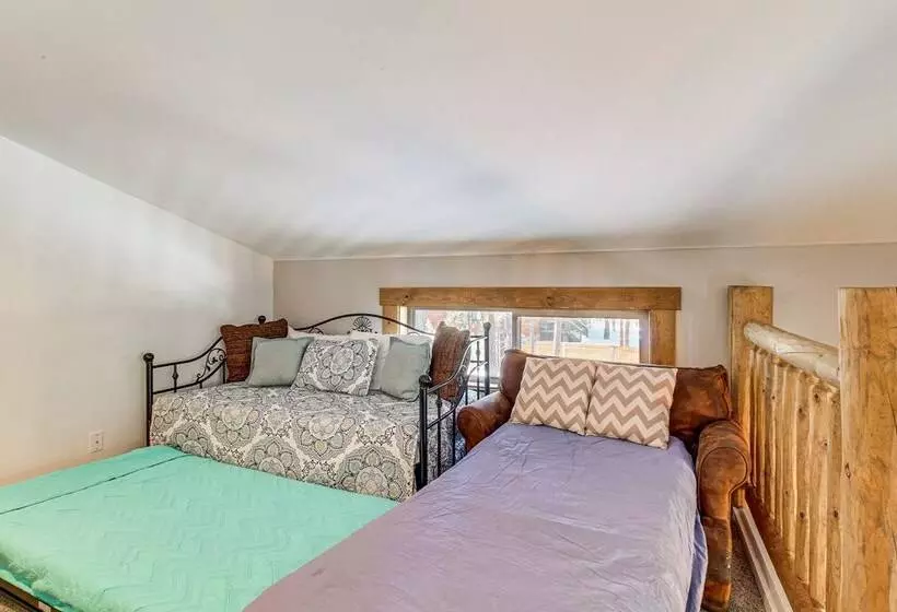 1 Mi To Lake: Chic Arizona Cabin W/ Large Porch!