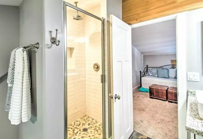 1 Mi To Lake: Chic Arizona Cabin W/ Large Porch!