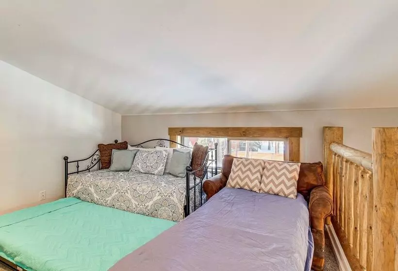 1 Mi To Lake: Chic Arizona Cabin W/ Large Porch!