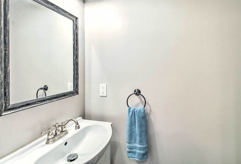 1 Mi To Lake: Chic Arizona Cabin W/ Large Porch!