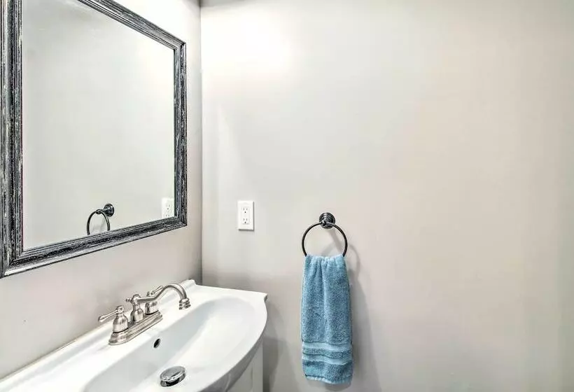 1 Mi To Lake: Chic Arizona Cabin W/ Large Porch!