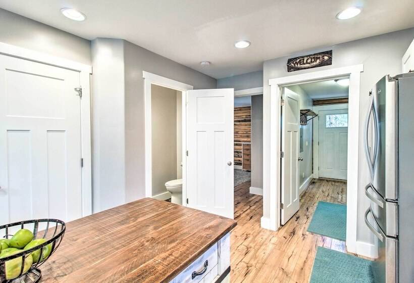 1 Mi To Lake: Chic Arizona Cabin W/ Large Porch!