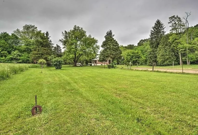 Cozy Family Home W/ Kayaks, Dock & Fire Pit!