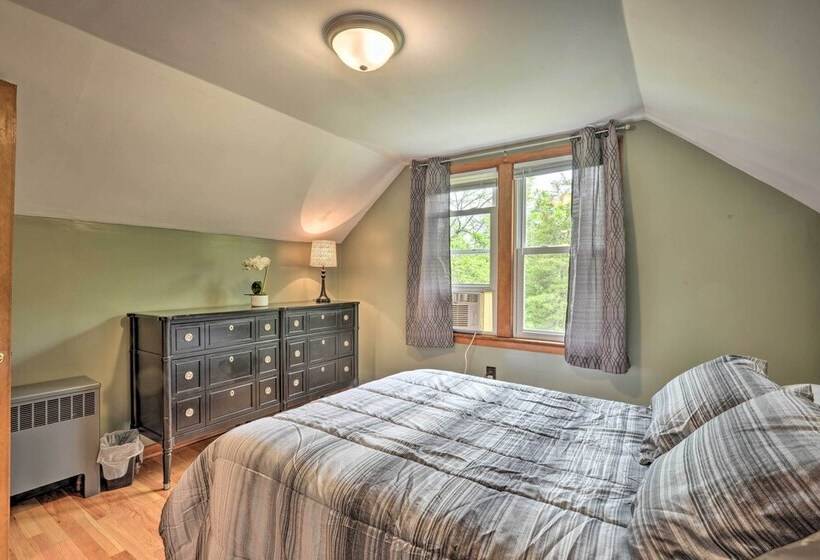 Cozy Family Home W/ Kayaks, Dock & Fire Pit!