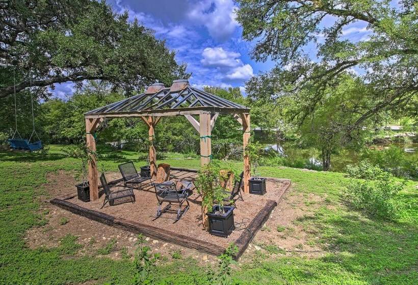 Downtown Boerne Home On Cibolo Creek W/ Fire Pit