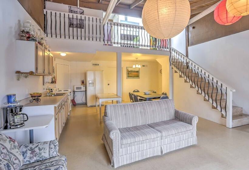 Enormous Mountaintop Marble Falls Home W/fire Pit!