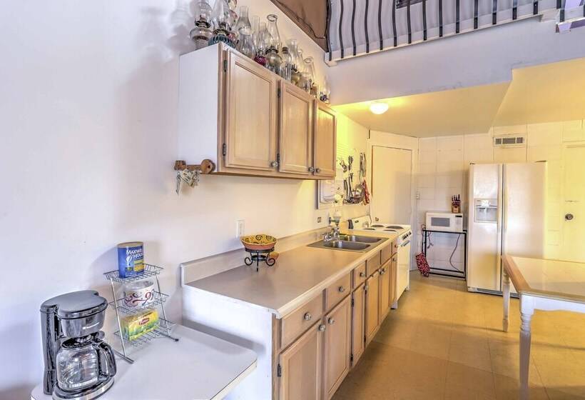 Enormous Mountaintop Marble Falls Home W/fire Pit!