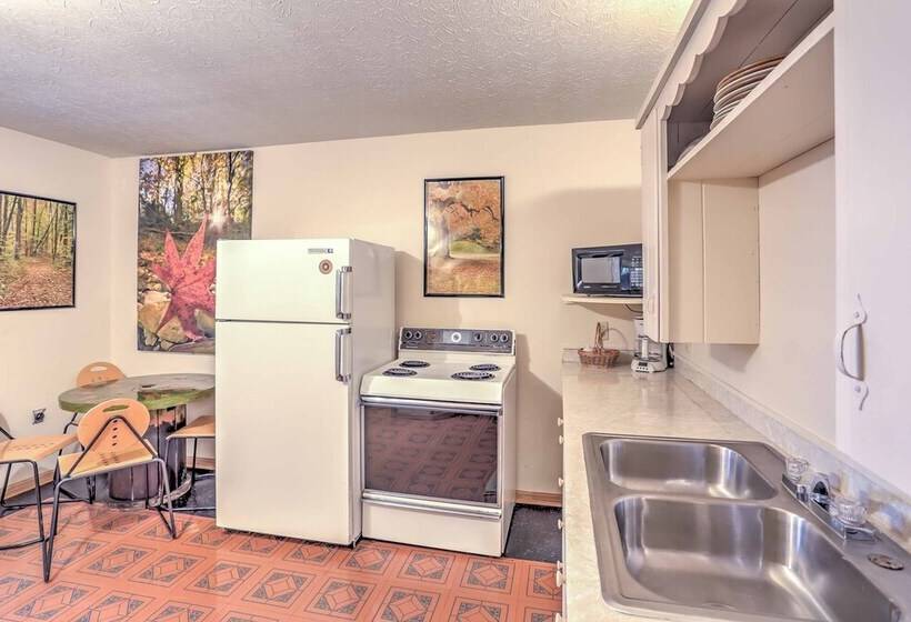 Enormous Mountaintop Marble Falls Home W/fire Pit!