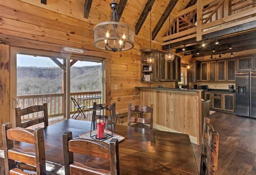 Hilltop Cabin On 5 Acres W/ Hot Tub & Waterfall!