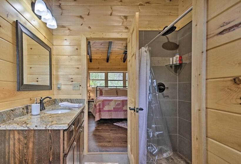 Hilltop Cabin On 5 Acres W/ Hot Tub & Waterfall!