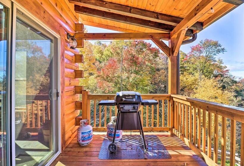 Hilltop Cabin On 5 Acres W/ Hot Tub & Waterfall!