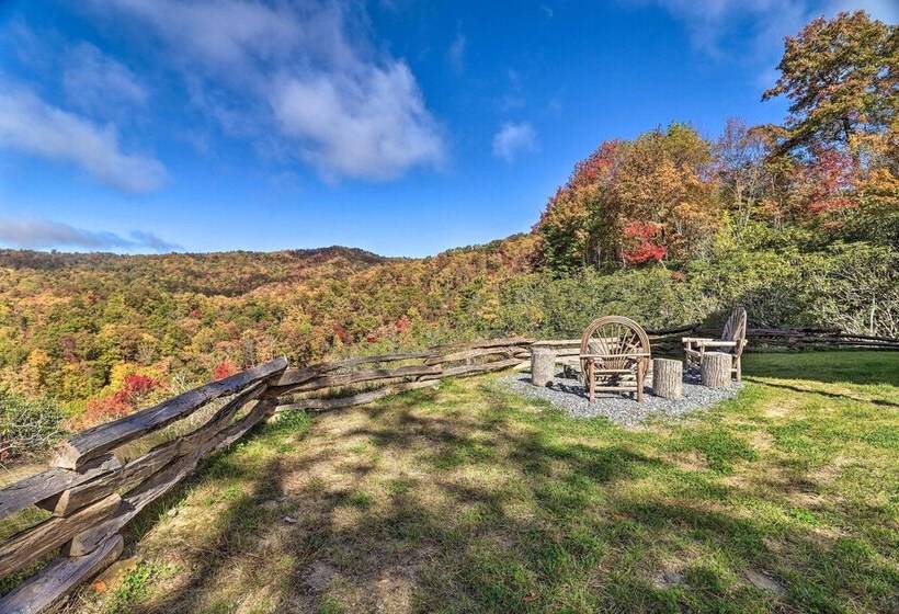 Hilltop Cabin On 5 Acres W/ Hot Tub & Waterfall!