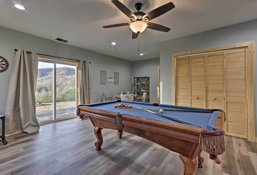 Hilltop Cabin On 5 Acres W/ Hot Tub & Waterfall!