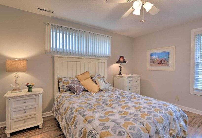 Hilton Head Waterfront Golf Getaway: Pet Friendly!