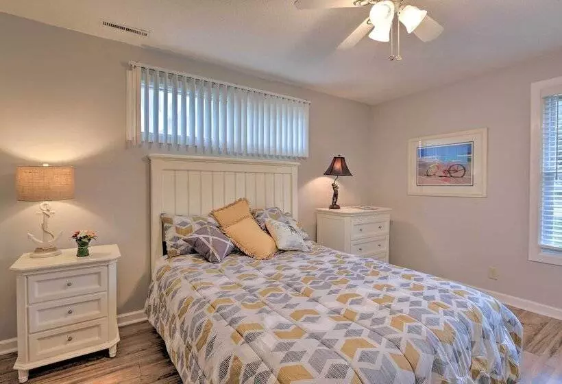 Hilton Head Waterfront Golf Getaway: Pet Friendly!