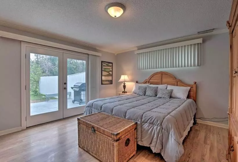 Hilton Head Waterfront Golf Getaway: Pet Friendly!