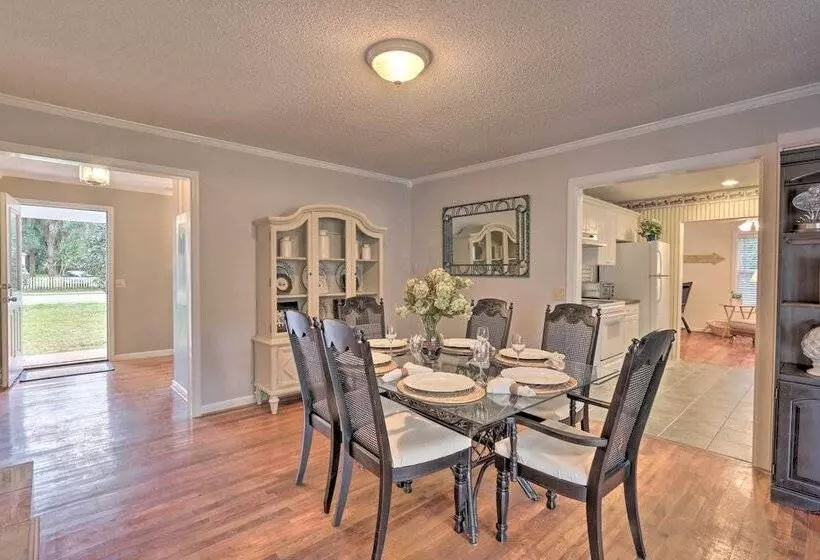 Hilton Head Waterfront Golf Getaway: Pet Friendly!