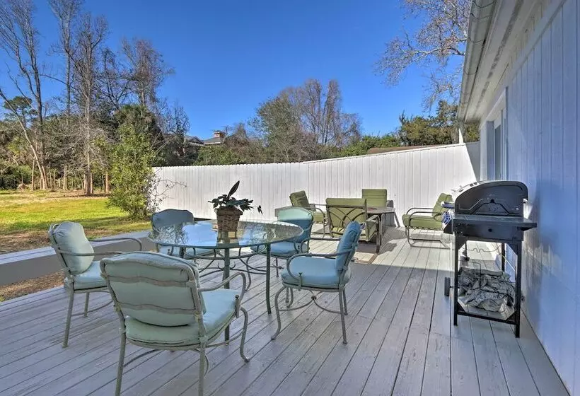 Hilton Head Waterfront Golf Getaway: Pet Friendly!