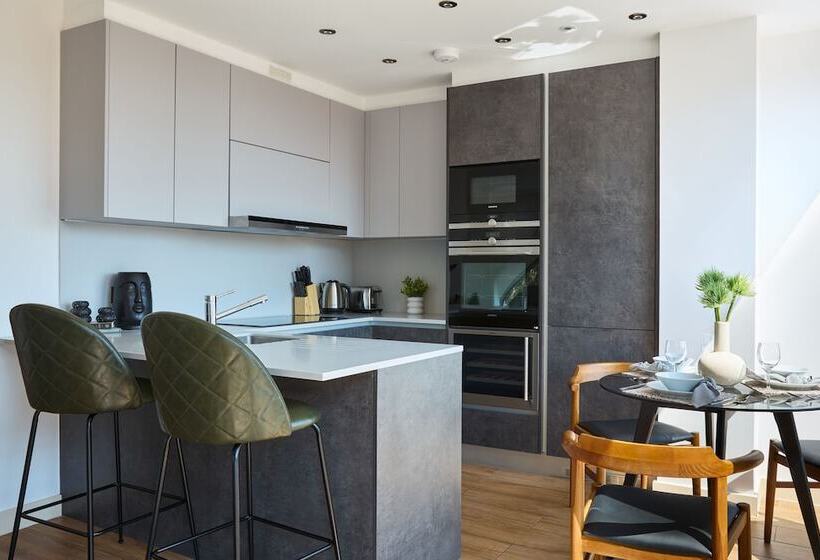 בית מלון כפרי Kew Bridge By Viridian Apartments