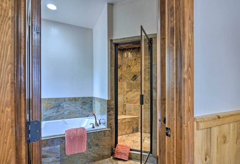 Idyllic Alton Escape ~ 37 Mi To Bryce Canyon!