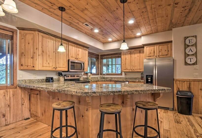 Idyllic Alton Escape ~ 37 Mi To Bryce Canyon!