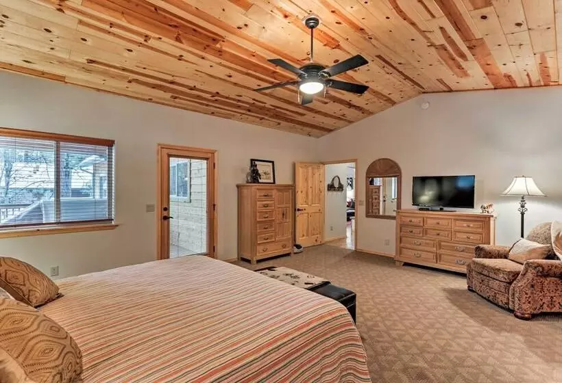 < 3 Mi To Pinetop Country Club: Luxe Cabin W/ Deck
