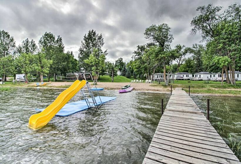 Leisurely Lake Retreat: Boat Rentals & Fishing!