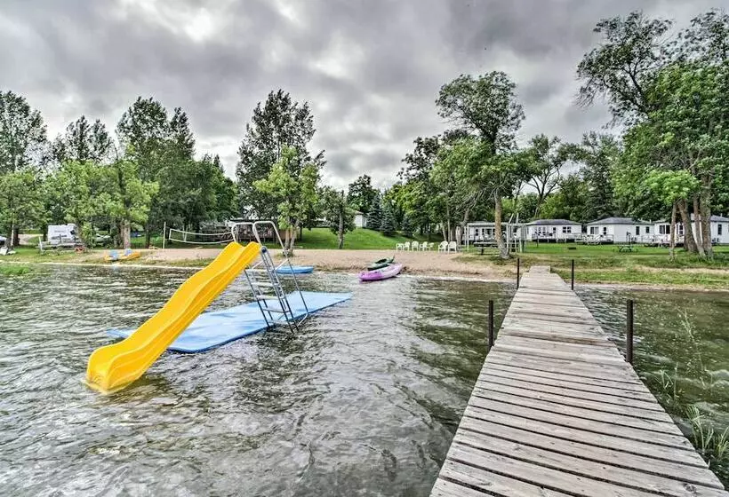 Leisurely Lake Retreat: Boat Rentals & Fishing!