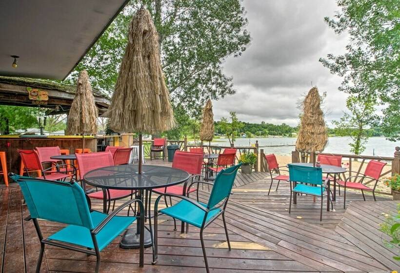 Leisurely Lake Retreat: Boat Rentals & Fishing!