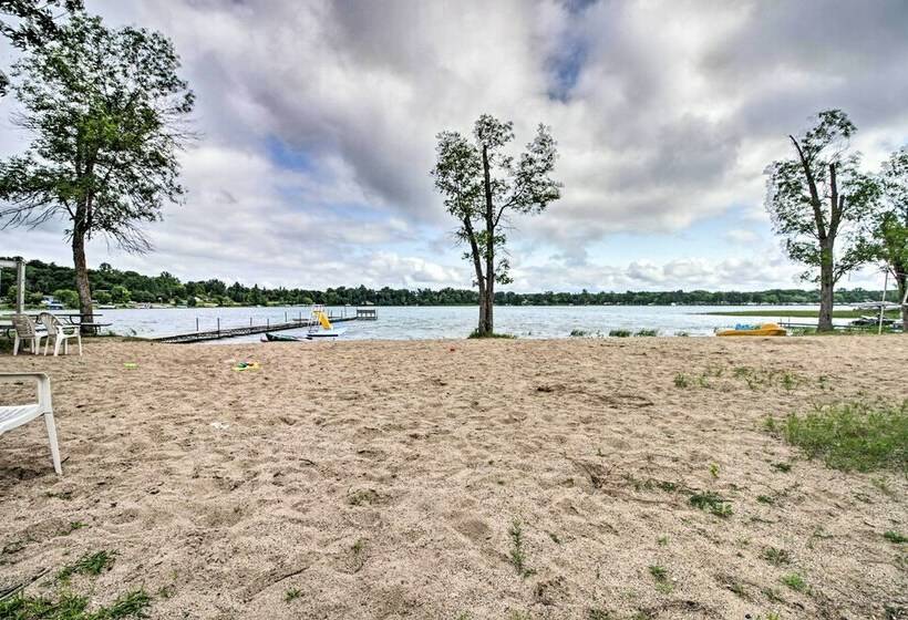 Leisurely Lake Retreat: Boat Rentals & Fishing!