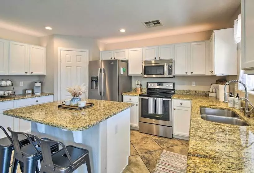 Avondale Oasis W/ Pool: 5 Mi To State Farm Stadium