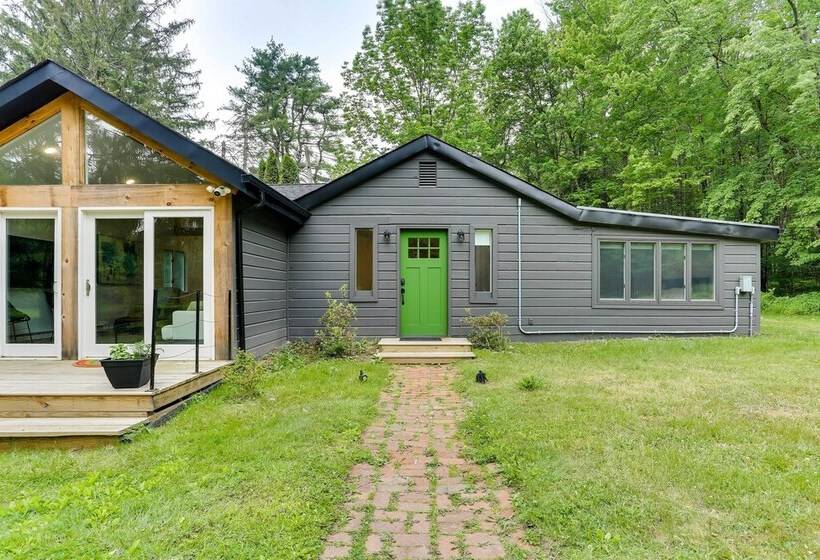 Modern Monticello Home W/ Hot Tub + Pond