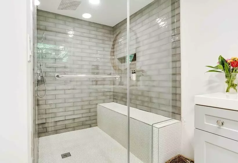 Modern Monticello Home W/ Hot Tub + Pond