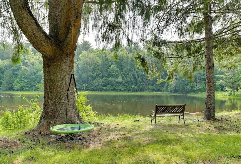 Modern Monticello Home W/ Hot Tub + Pond