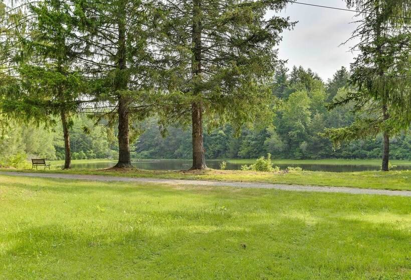 Modern Monticello Home W/ Hot Tub + Pond