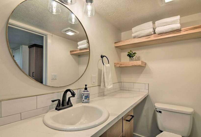 Modern Ranch House W/ Fire Pit & Valley Views