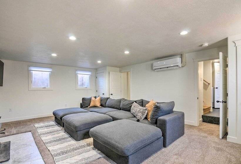 Modern Ranch House W/ Fire Pit & Valley Views