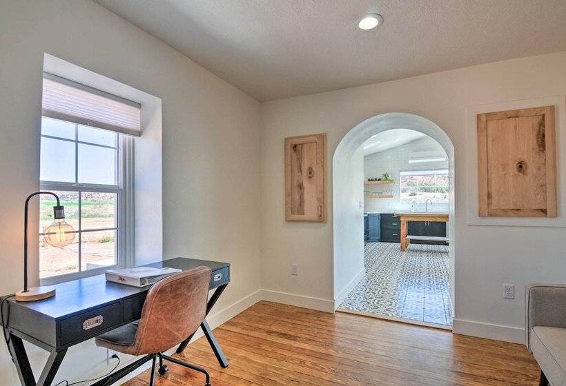 Modern Ranch House W/ Fire Pit & Valley Views