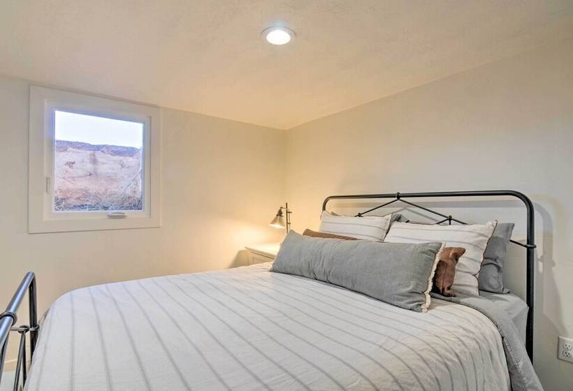 Modern Ranch House W/ Fire Pit & Valley Views