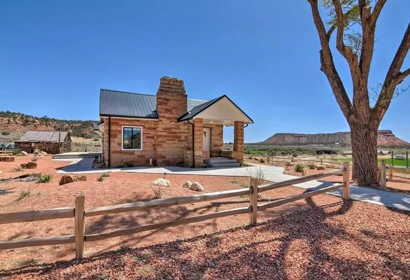 Modern Ranch House W/ Fire Pit & Valley Views