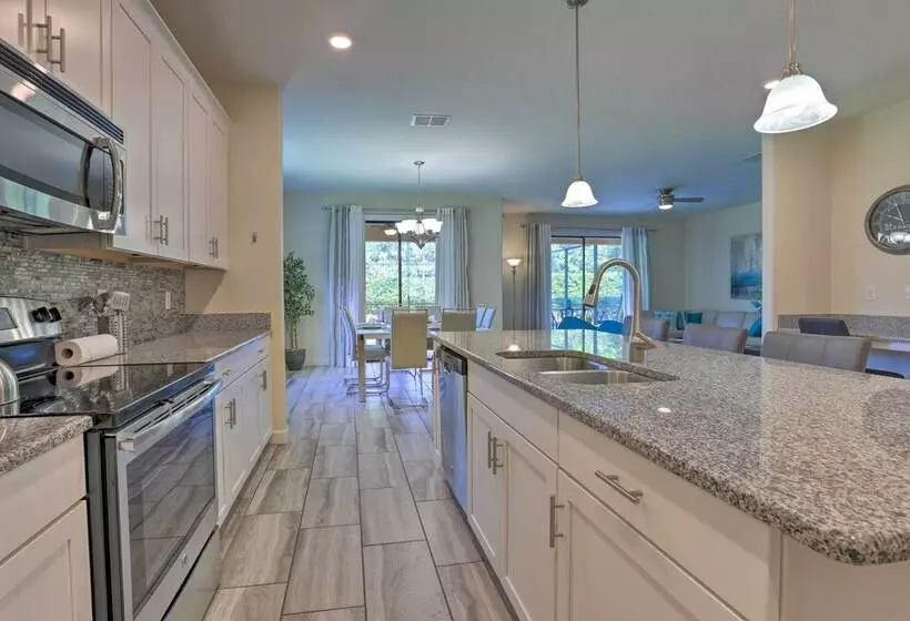 Walk To Pool, 12 Mi To Disney: Solterra Retreat!