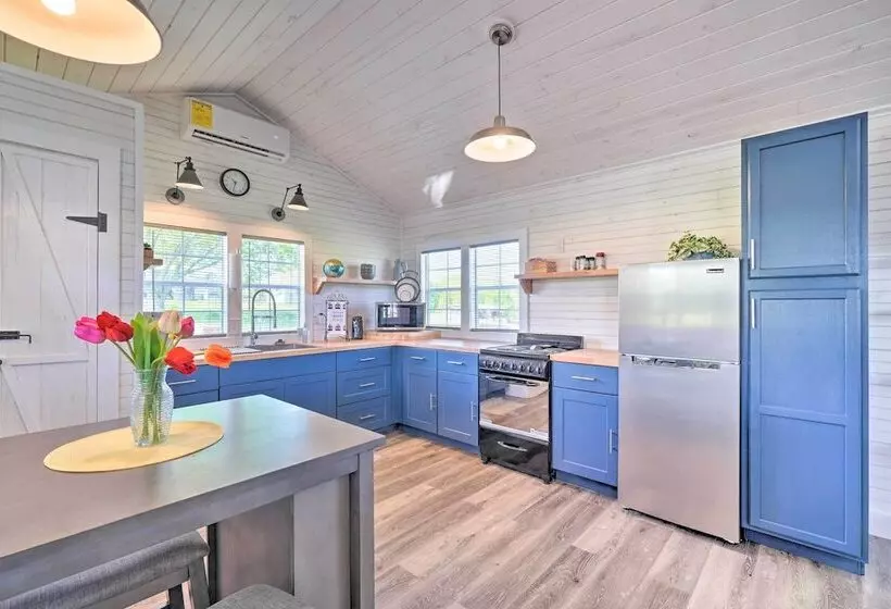 Landscape Views: Sweetwater Country Cottage!