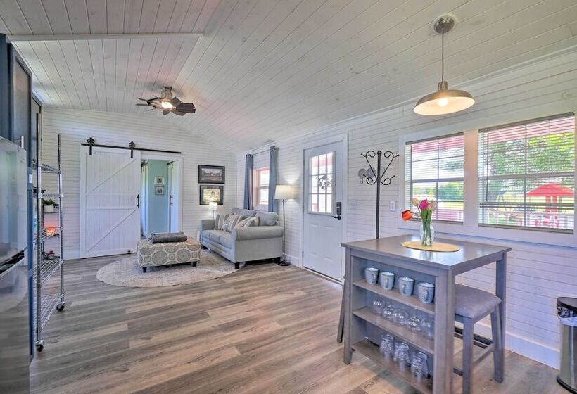 Landscape Views: Sweetwater Country Cottage!