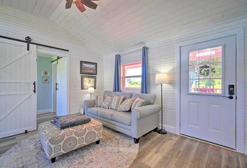 Landscape Views: Sweetwater Country Cottage!