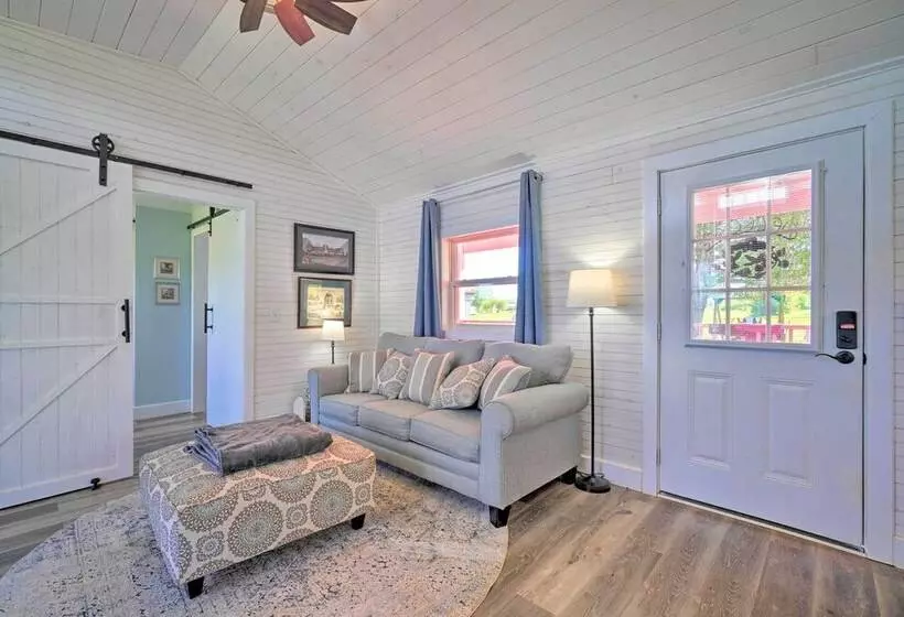 Landscape Views: Sweetwater Country Cottage!