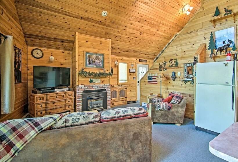 Florissant Hilltop Hideaway W/ Porch + Pond Access