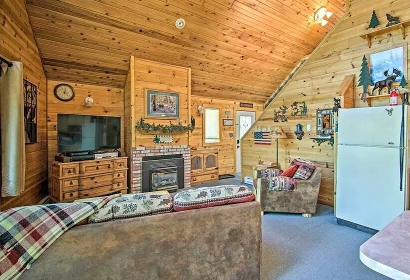 Florissant Hilltop Hideaway W/ Porch + Pond Access