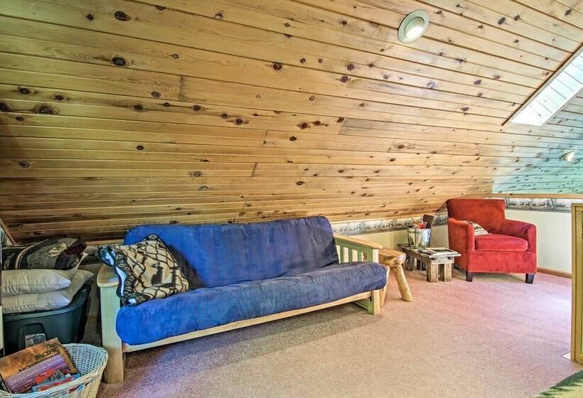 Florissant Hilltop Hideaway W/ Porch + Pond Access