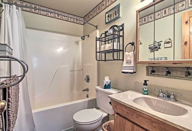 Florissant Hilltop Hideaway W/ Porch + Pond Access