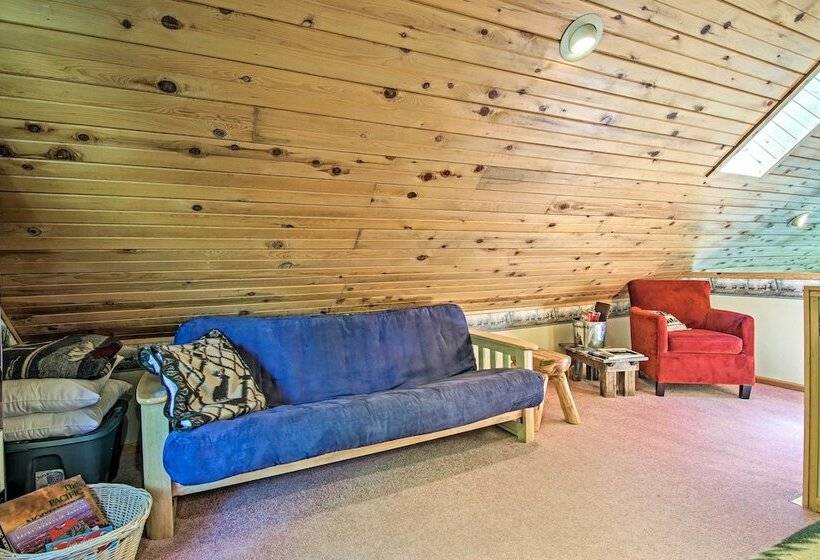 Florissant Hilltop Hideaway W/ Porch + Pond Access